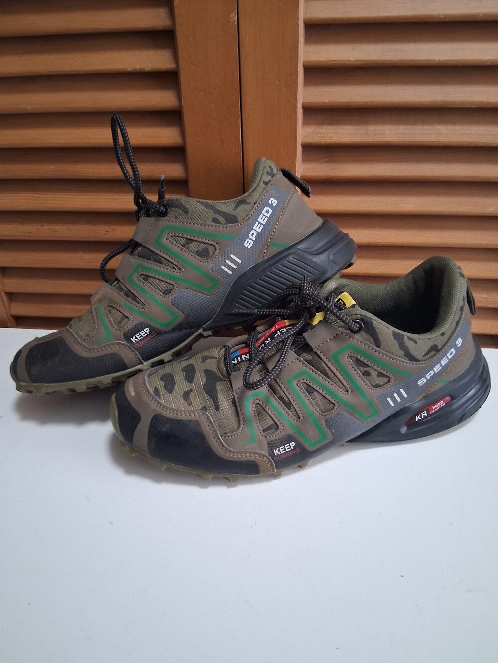 All-Weather Waterproof Camo Hiking / Running Shoes * Size: EU 42, Men's 8.5-9